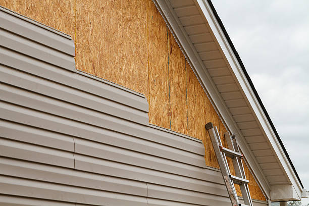 Professional Siding Inspection technician working in Aquasco, MD